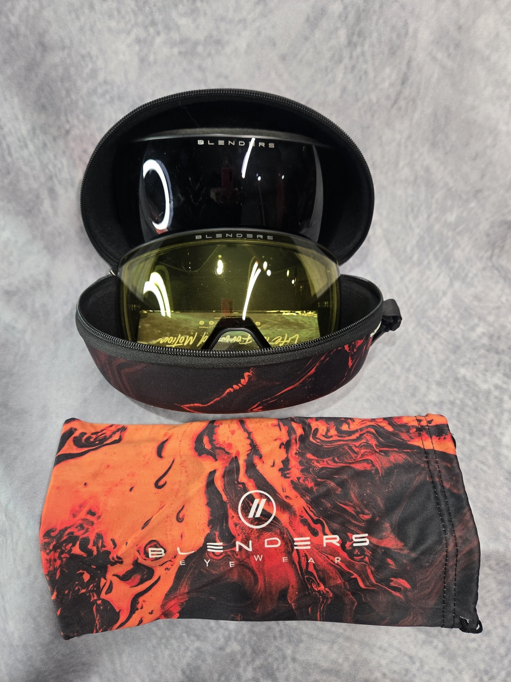 Blenders Aura Snow Goggles in a zippered hard case, including a dark/black lens